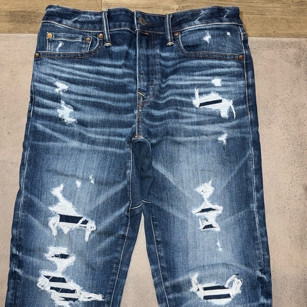 American Eagle Outfitters Move Free Athletic Jeans 30x30 Blue Jeans Destroyed
